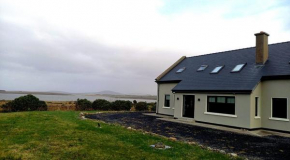 M033 Achill Gatehouse By The Greenway